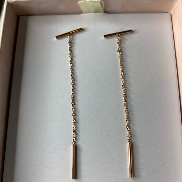 Rose gold long earrings with bar at the bottom - Picture 2 of 3